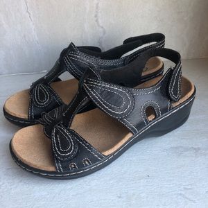 clarks lexi walnut q